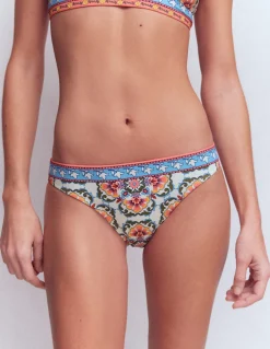 Bas de bikini intemporel