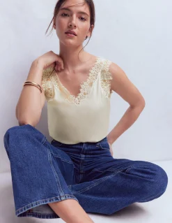 Caraco en soie mélangée à détails en dentelle