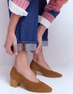 Chaussures à talons carrés fermées à l'arrière