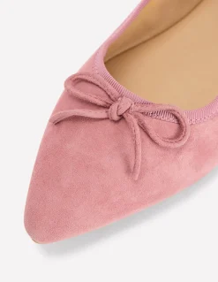 Chaussures plates à bout pointu et semelles souples