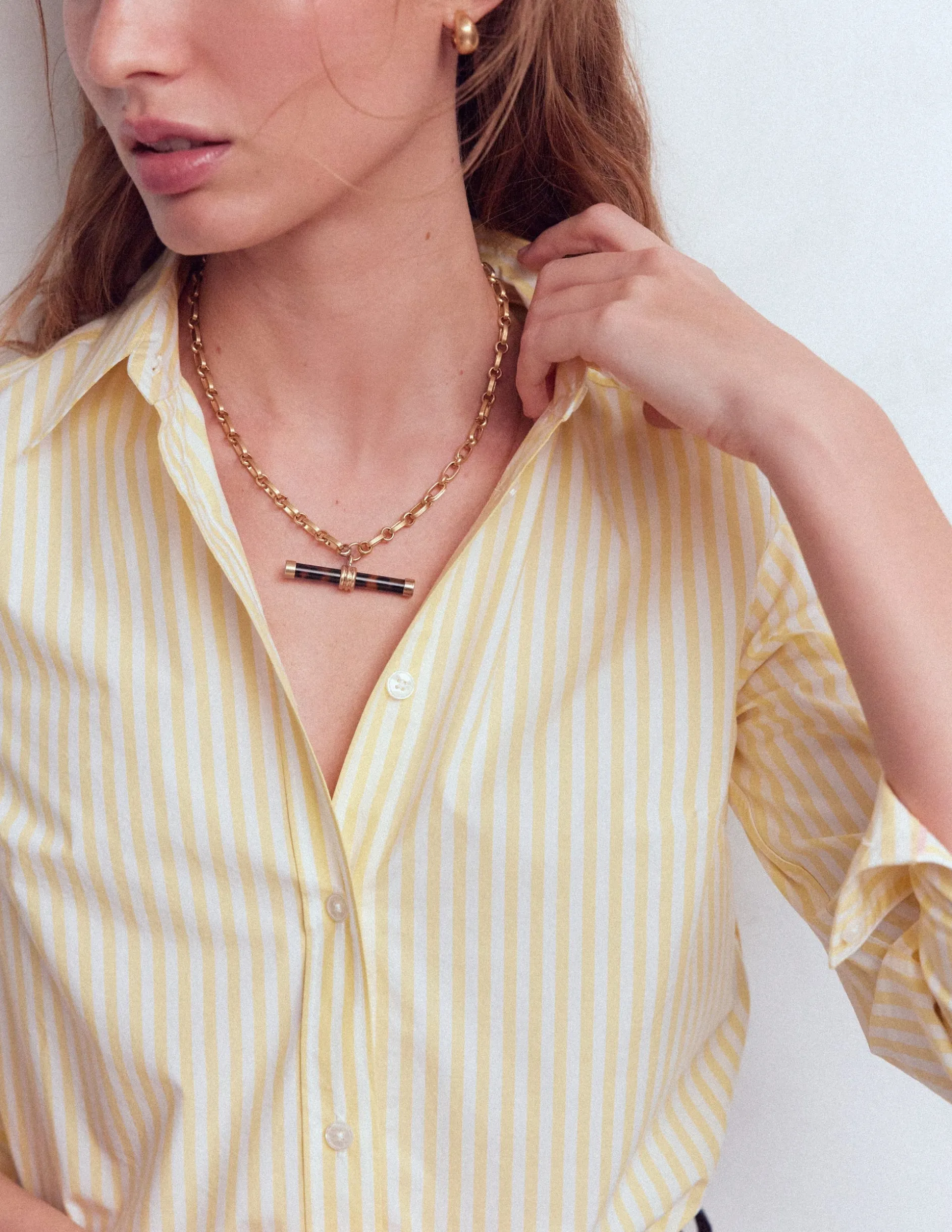 Collier Interest en résine à barre en T