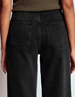 Jean droit taille à mi-haute