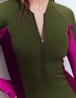 Maillot de bain sport à manches raglan