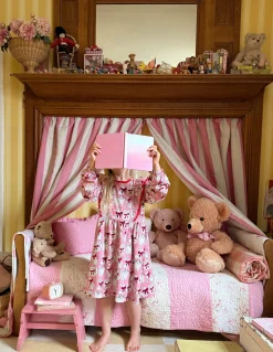 Robe à manches longues et volants