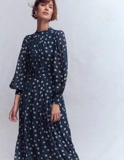 Robe de cérémonie à col montant