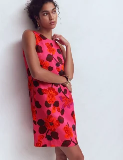 Robe droite intemporelle