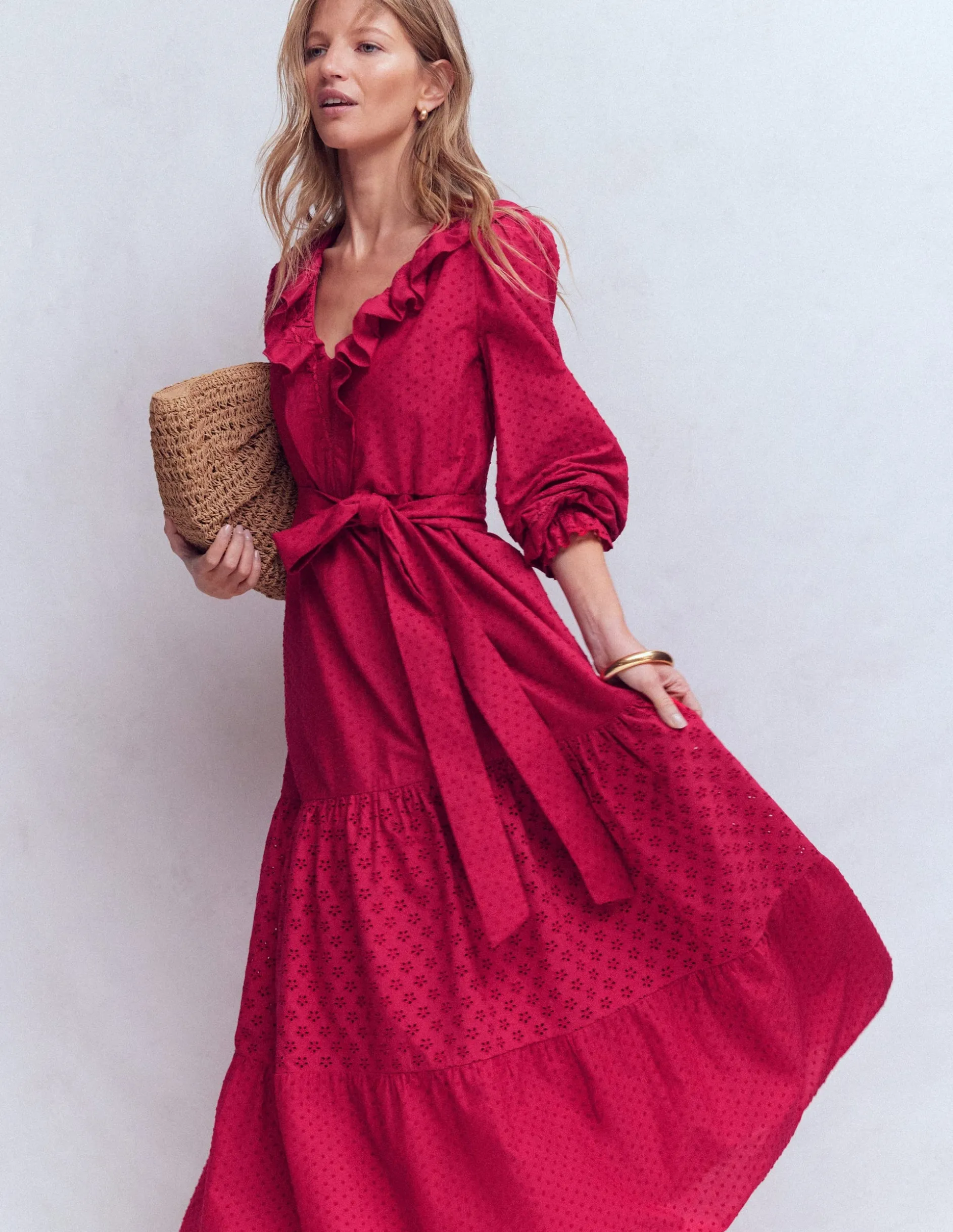 Robe en coton à volants sur le devant