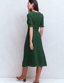 Robe en maille volantée à col tunisien