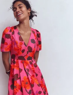 Robe plissée en soie à col V