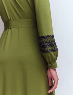 Robe-chemise brodée en jersey