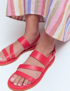 Sandales asymétriques