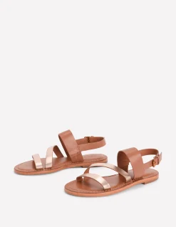 Sandales asymétriques