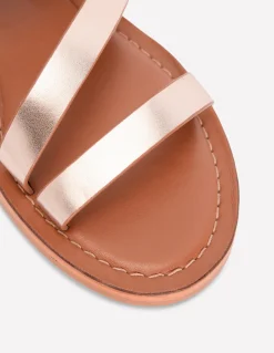 Sandales asymétriques