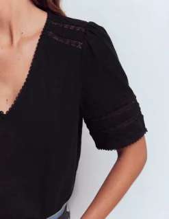 T-shirt Poppy col V à détails